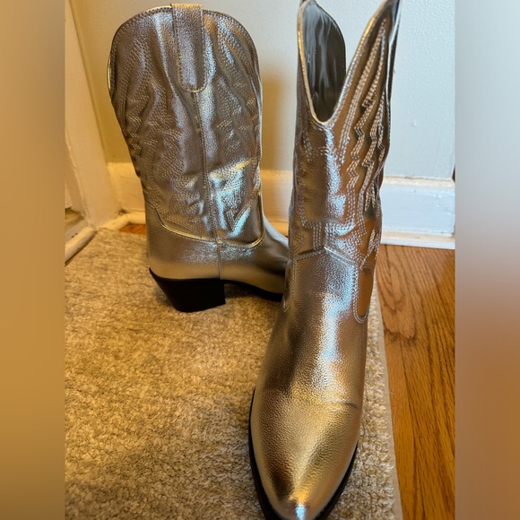 Cowgirl boots size 7 - Picture 2 of 2